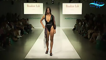 Catwalk-Show Von Sharron Small Mit Europäischen Finalisten In Softcore-Dessous